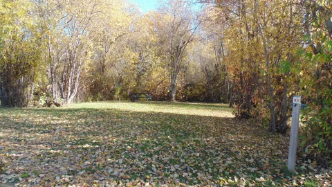 DELUXE NON POWER SITE - NON LAKESIDE — image 1 of 4