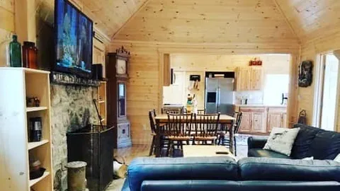 3 Bedroom Delux Cabin — image 6 of 6