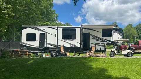 Premium Full Hookup Creekside Site — image 2 of 11