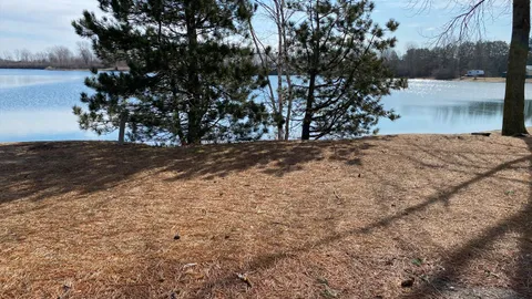 Waterfront Rustic — image 2 of 6