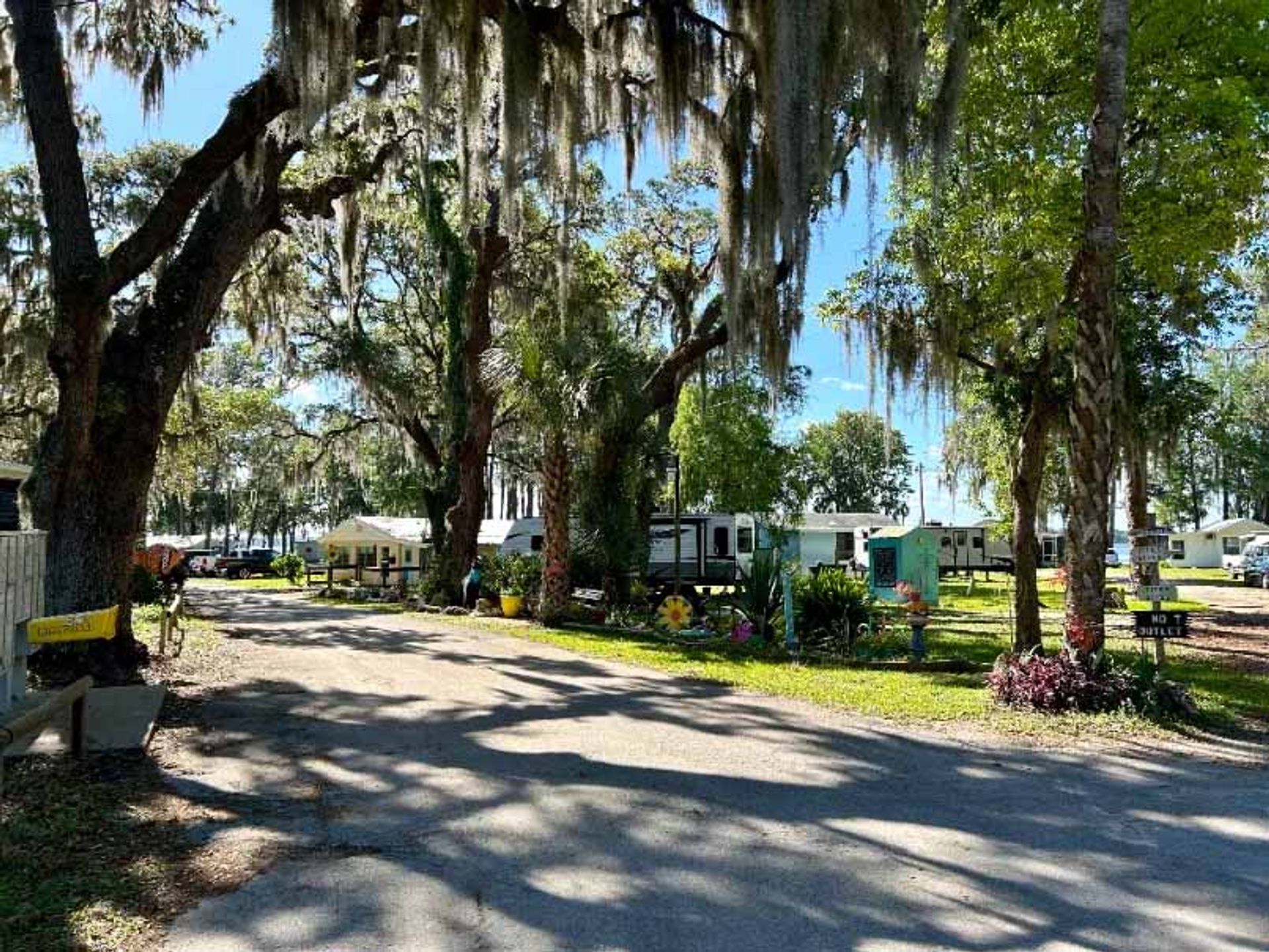 Inglis Lakeside RV Park, Inglis, Florida