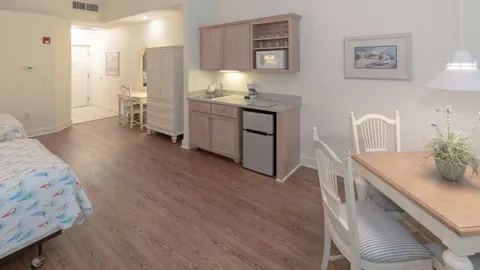 Hotel Standard Rental — image 5 of 5