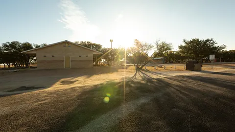 CABIN WITH AC — image 4 of 4