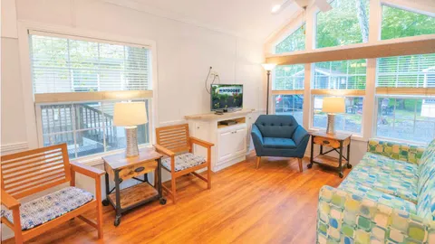 Deluxe Cottage — image 2 of 9