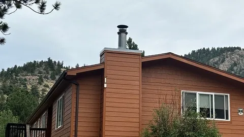 Rustic Bear Lodge — image 2 of 8