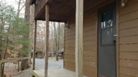 Small Loft Cabin — image 6 of 6