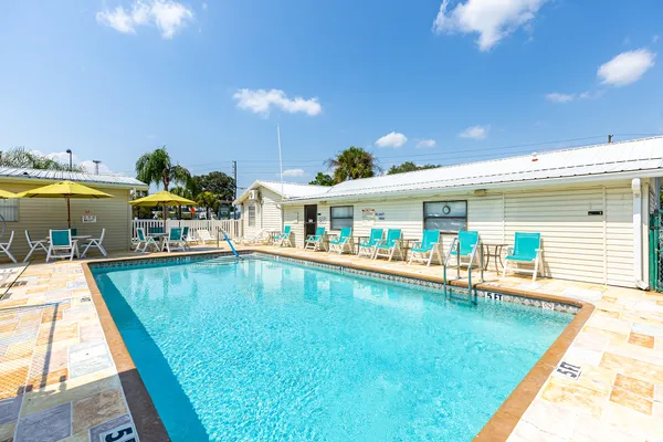 Zephyr Palms RV Resort (Age Restricted 55+) – photo 1