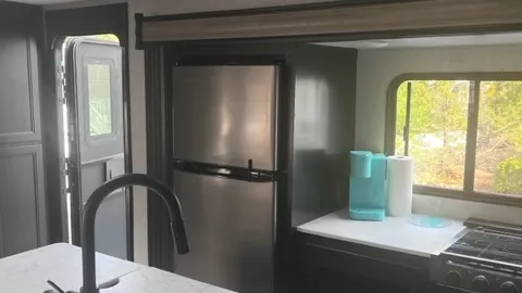 Deluxe Trailer — image 7 of 7