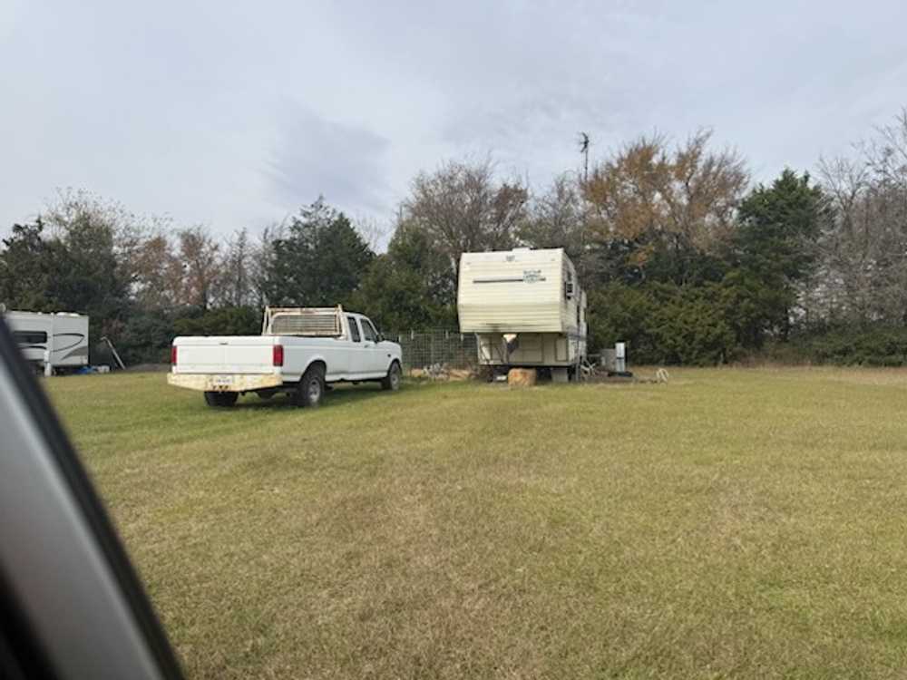 EJ's Hideaway - Donie, TX - Photo 5