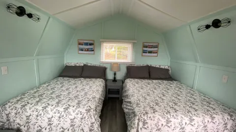 Glamping Cabin - Ocean View - Sleeps 4 — image 9 of 9