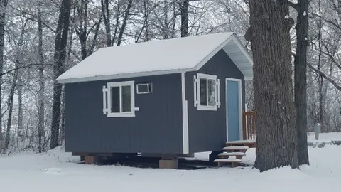 Deluxe Cabin — image 2 of 5