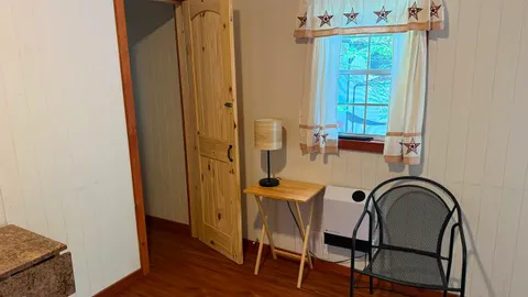 Deluxe Cabin — image 2 of 8