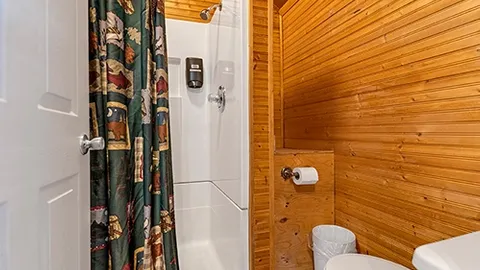 Comfort Cabin — image 2 of 9
