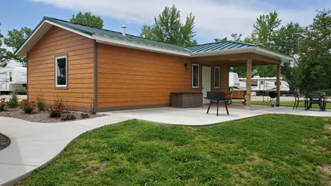 PREMIUM DELUXE CABIN ADA — image 1 of 5