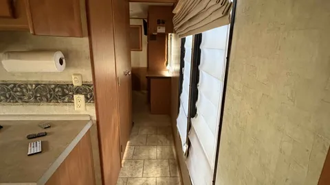 Motorhome Rental — image 6 of 6