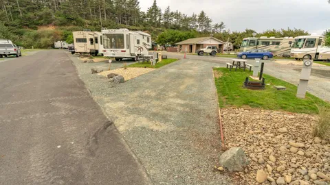 Concourse Pull Through RV Site — image 1 of 4