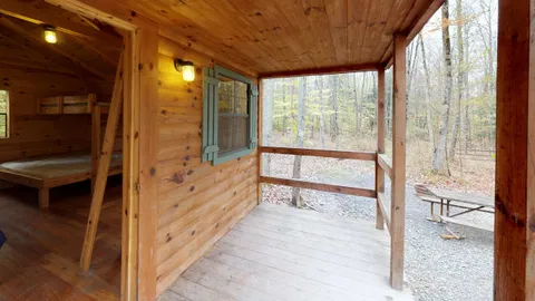 Boo Boos Lodge (Sleeps 6-7) — image 5 of 5