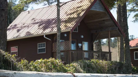 Oceanfront One Bedroom Cottage with Loft — image 1 of 7