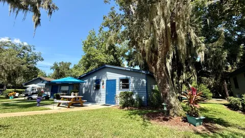 Deluxe Cabin — image 1 of 6