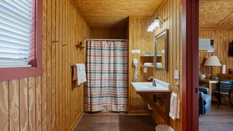 View Cabin - 1 King Bed — image 2 of 5
