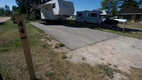 W/E Campsite - Lakeview — image 2 of 2