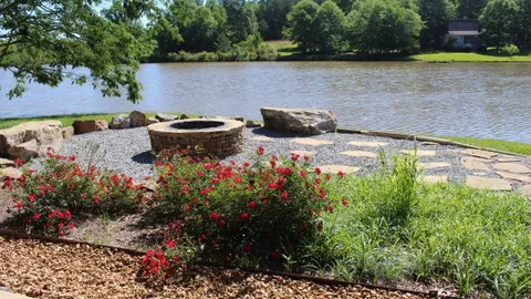 Lakeside Lodge — image 10 of 10