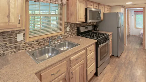 Cozy Deluxe Vacation Rentals — image 2 of 14