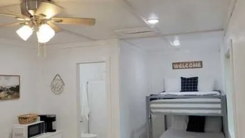 Deluxe Cabin w/ Full Bunk - Sleeps 6 — image 37 of 37