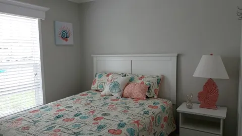 Deluxe 2 Bedroom — image 2 of 13