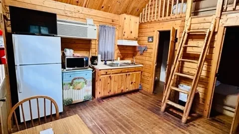Log Cabin — image 7 of 7