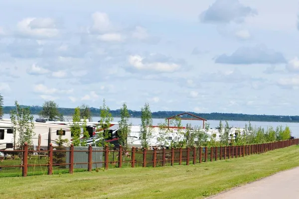 Sandy Point Resort & RV Park – photo 1
