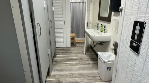 30/50 amp FHU RV Back-In — image 2 of 4