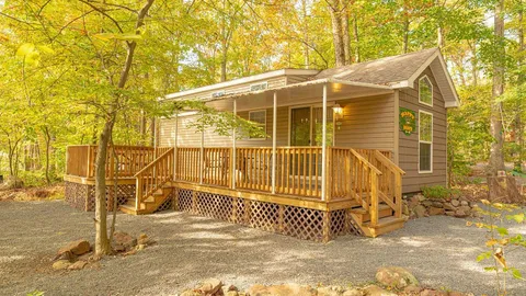 Cozy Deluxe Vacation Rentals — image 1 of 14
