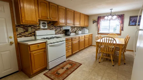 Moose Cottage — image 2 of 9