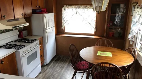 Rustic Cabin Mobile Home — image 1 of 5