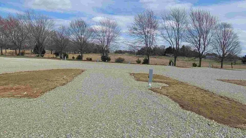 Premium Pull-through Full Hook-up RV Site — image 1 of 3
