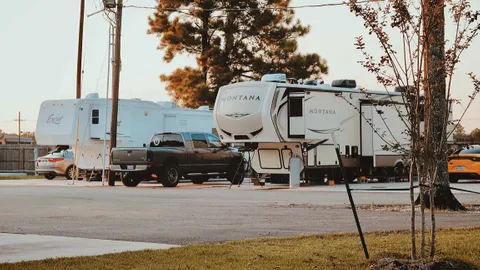 Standard Back-In FHU RV Site with Concrete Slab — image 4 of 4