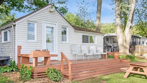 Lake-Front Cottage — image 1 of 9