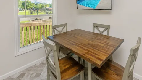 Deluxe Cottage — image 13 of 13