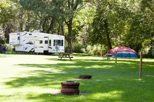 Bloom Resorts Cayuga – photo 3