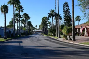 Winter Haven Resort, Brownsville, Texas (Age Restricted 55+) – photo 3