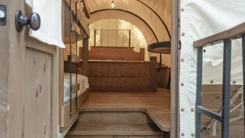 Conestoga Wagon — image 2 of 4