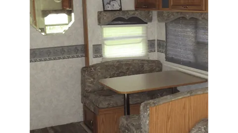 RENTAL CAMPER 81 — image 2 of 7