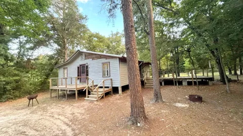 Cabin 16 — image 1 of 11
