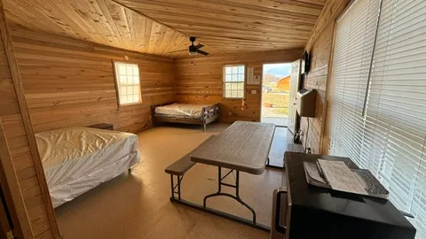 Standard Cabin — image 9 of 9