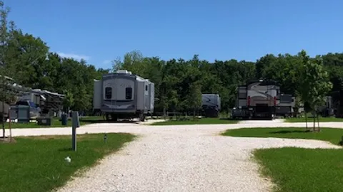 Pull-Thru Standard RV Site 30/50 Amp — image 1 of 1