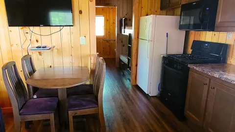 Deluxe Cottage Accessible — image 2 of 6