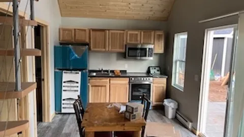 Pond/Beach Front One Bedroom/Loft Cottage — image 7 of 7