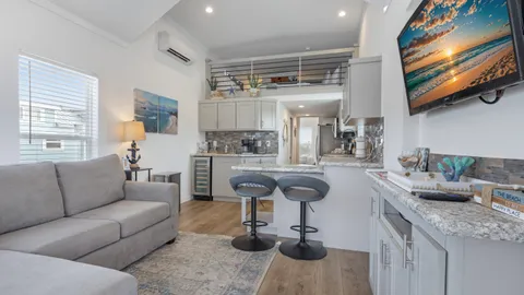 Tiny Home 42 - Marinas Pier — image 39 of 39