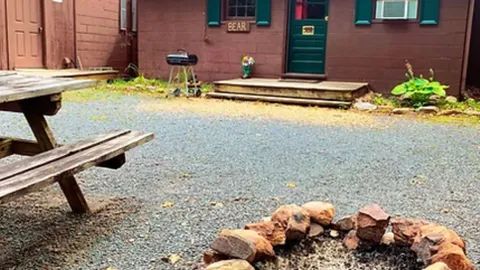 Bear Cabin — image 1 of 3
